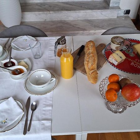 Chambres D'Hotes Le Relais Globe Trotteur Montaigu  Екстер'єр фото
